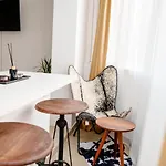 Studio Lounge *